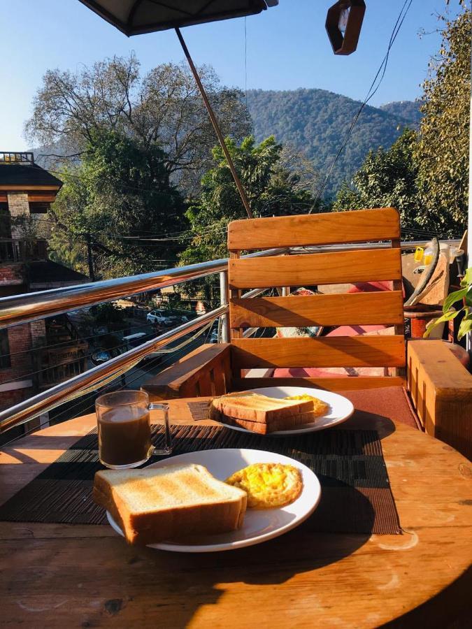 Paila Hostel Lakeside Pokhara Exterior photo